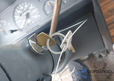 1988 Dodge Dakota from USA, damaged, VIN 1B7FN14X4JS766943